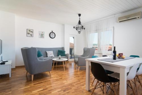 Apartman Regius White
