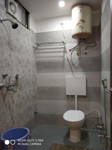 Phòng tắm tại Hotel Aadesh Palace