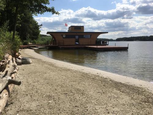 Imagen de la galería de Houseboat Ślesin, en Ślesin