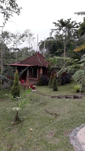 Сад в Tegal Jero Homestay