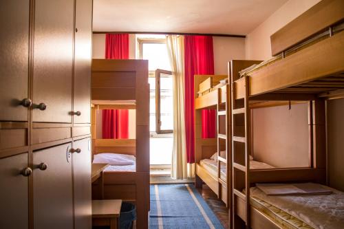 Krevet ili kreveti na kat u jedinici u objektu HI Hostel Zagreb