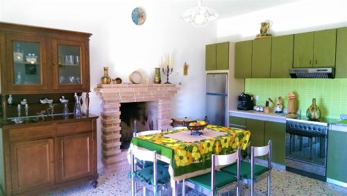 Kuhinja oz. manjša kuhinja v nastanitvi Il Mandorlo