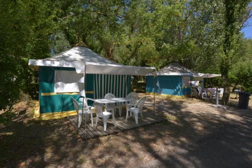 Fotografie z fotogalerie ubytování Camping La Combe v destinaci Barjac