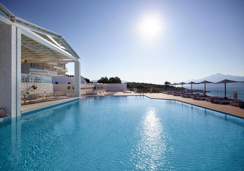 Gallery image of Proteas Blu Resort in Pythagoreio