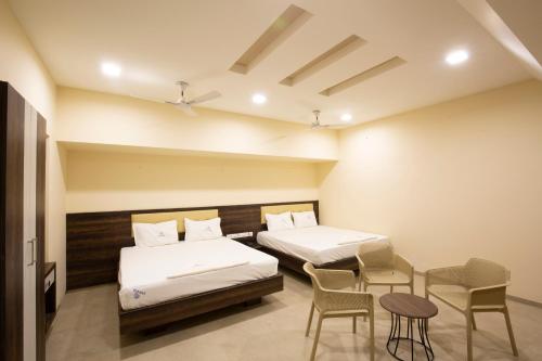 Gallery image of Ponnis Hotel in Palani