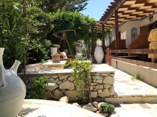 Gallery image of Batistas Apartments in Naousa
