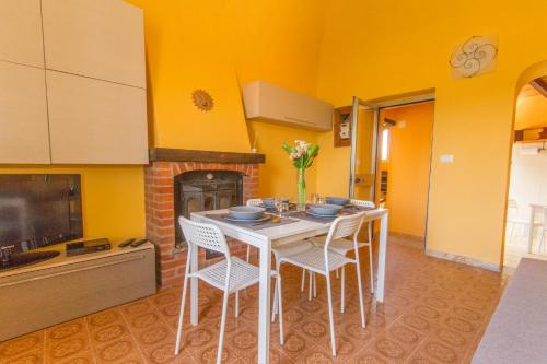 Foto dalla galleria di pedalando sul mare a Finale Ligure