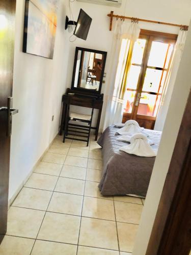 Gallery image of Batistas Apartments in Naousa