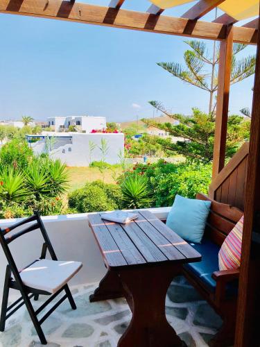 Gallery image of Batistas Apartments in Naousa