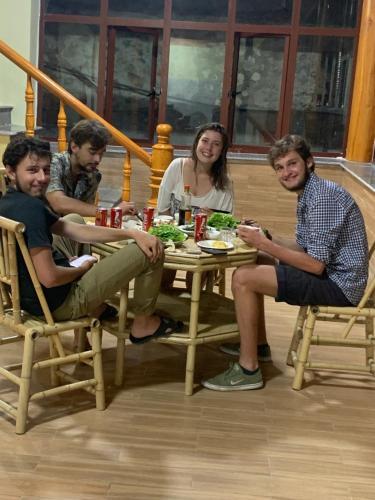 Gäste, die in der Unterkunft Khuổi Ky Eco Homestay übernachten