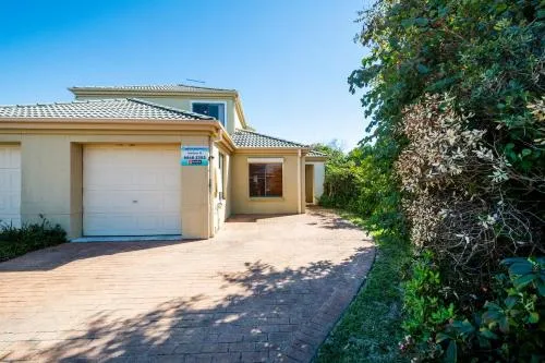 Breather - LJHooker Yamba picture