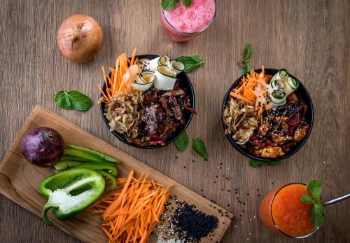 Makanan di atau berdekatan resort