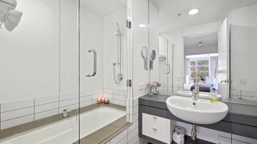 O baie la Marina Apartment 406