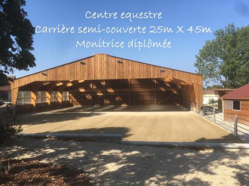 Foto dalla galleria di Logis Hôtel Restaurant Robichon a Loray