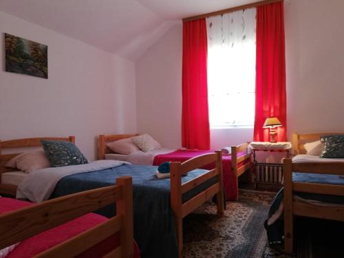 Säng eller sängar i ett rum på Turistički kompleks - MONTANA