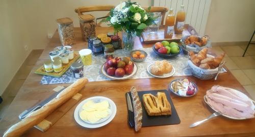 Gallery image of Mas des Prevots B&B in Noves