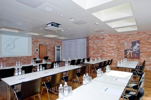 Boutiquehotel Thessoni Classic & Self service Residence Home Zürichにあるビジネスエリアまたは会議室