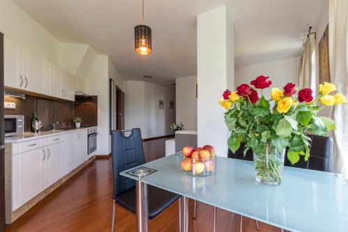 Кухня или мини-кухня в Rezidence Moser Apartments
