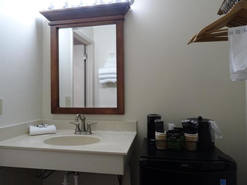 Un baño de Bird-in-Hand Family Inn