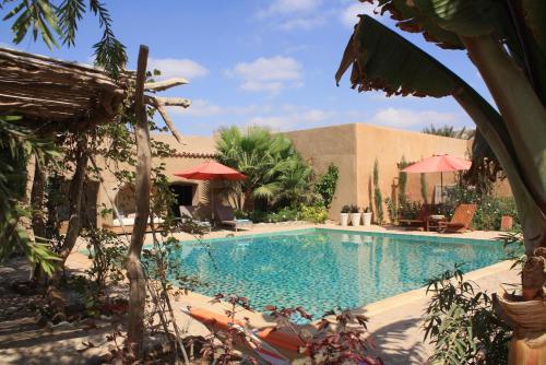 Swimming pool sa o malapit sa Riad El Koudia