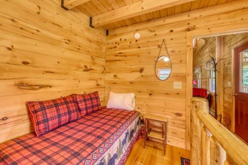 Cama o camas de una habitación en Log Cabin Escape