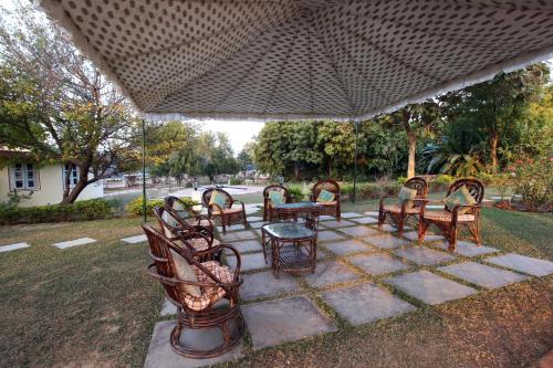 Κήπος έξω από το Bhadrawati - A Riverside Safari Lodge Ranthambore
