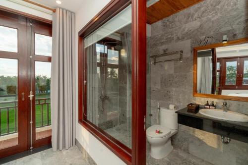 Phòng tắm tại Lama Villa Hoi An