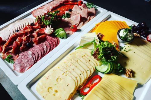 Еда / где поесть недалеко от отеля