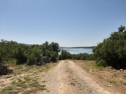 Un paisaje natural cerca de la casa vacacional