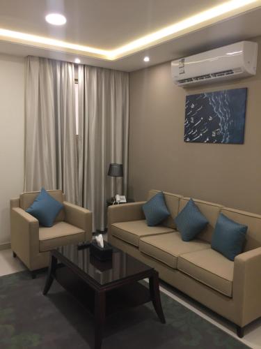 Χώρος καθιστικού στο Arif Serviced Apartments