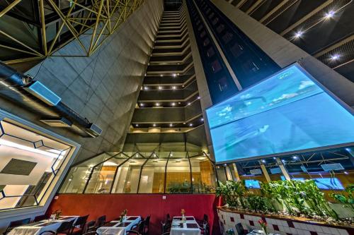 Μια τηλεόραση ή/και κέντρο ψυχαγωγίας στο Hotel Massis