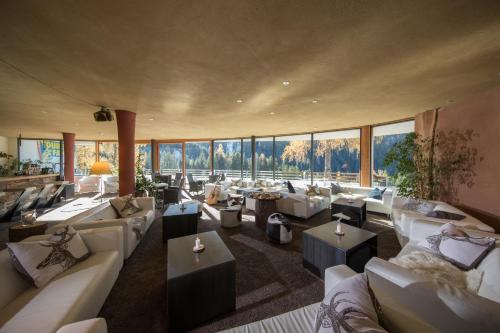 Foto dalla galleria di Bike & Ski Hotel Diana Karersee a Nova Levante