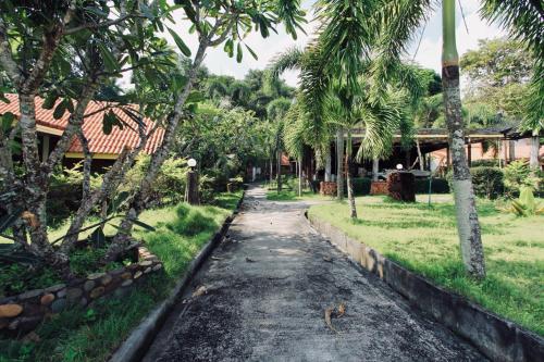 Zahrada ubytování Adang Island Resort