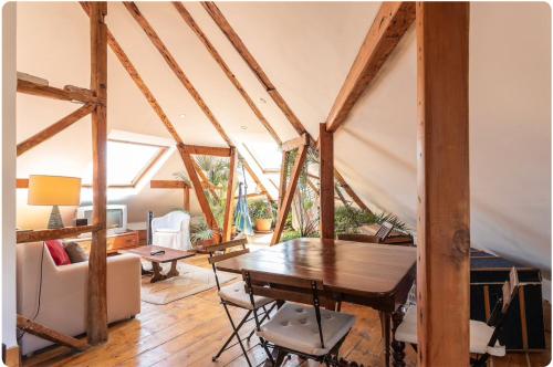 Charming central sunny penthouse