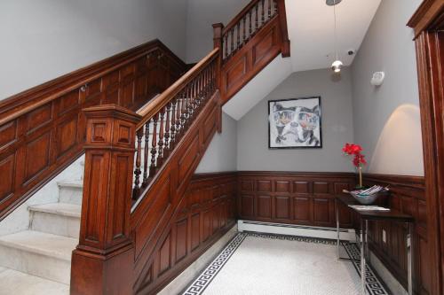 Foto dalla galleria di A Stylish Stay w/ a Queen Bed, Heated Floors.. #33 a Brookline