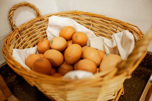 Makanan di atau berdekatan asrama