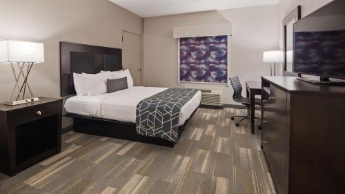 Posteľ alebo postele v izbe v ubytovaní Best Western Plus Wilkes Barre-Scranton Airport Hotel