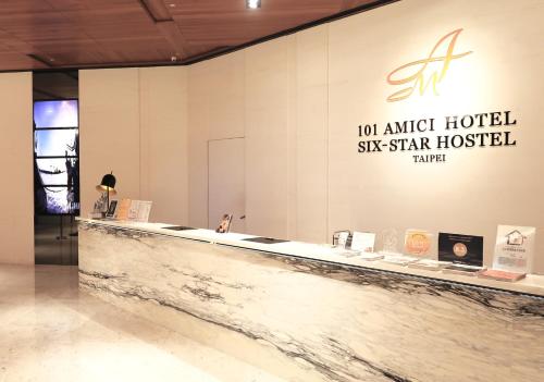The lobby or reception area at Amici hotel Six Star Hostel