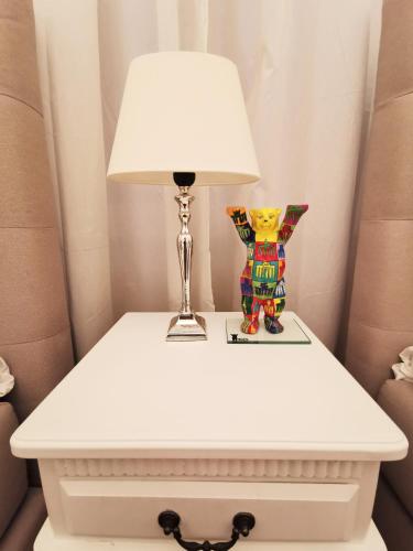FRITZ by ROCKCHAIR Apartments l SUPERHOST Status l 3 Bedrooms Boxspringbeds 2 Bathrooms 2 Kitchen - Cozy Family & Business Flair welcomes you! photo 17