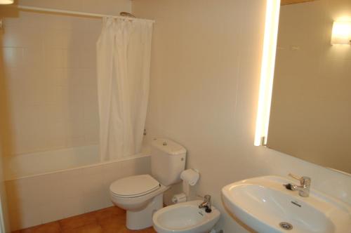 Ванна кімната в Apartaments Vall Ferrera
