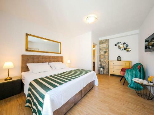 Postel nebo postele na pokoji v ubytování Villa with private pool and terrace
