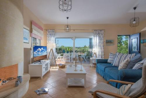 Kotinos Villa - 5BD Villa with Private Pool in Hersonissos