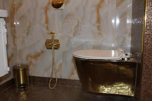 Bilik mandi di FD Luxury rooms