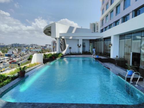 Swimmingpoolen hos eller tæt på Regenta Central RS Chennai OMR SIPCOT