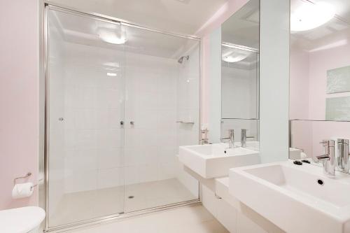 Kúpeľňa v ubytovaní Waterfront Melbourne Apartments