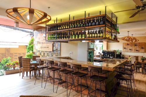 Ο χώρος του lounge ή του μπαρ στο The Piccolo Hotel of Boracay