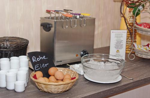 Принадлежности для чая и кофе в Akzent Aktiv & Vital Hotel Thüringen