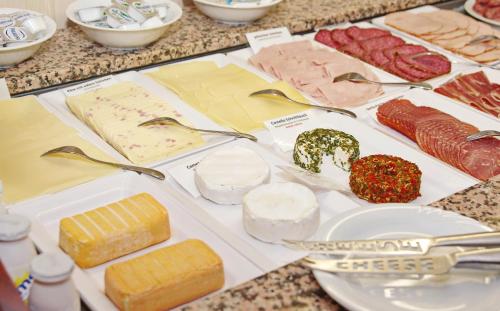 Еда / где поесть недалеко от отеля