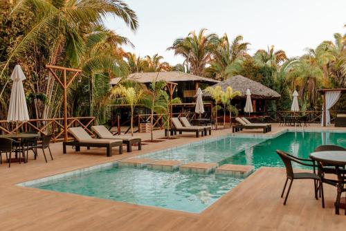 The swimming pool at or close to Pousada Aldeia da Serra