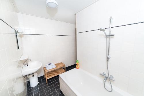 Vonios kambarys apgyvendinimo įstaigoje Recreatiepark Kaps